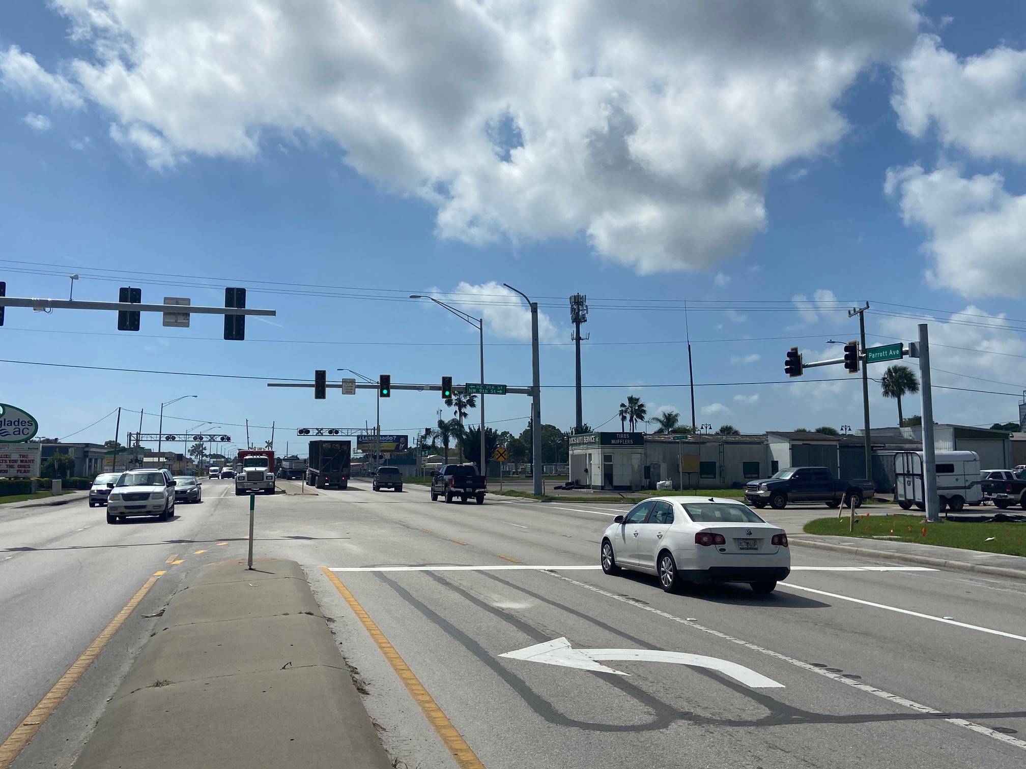 Picture of Traffic Signal located at NW 9th Street and Hwy 441 North